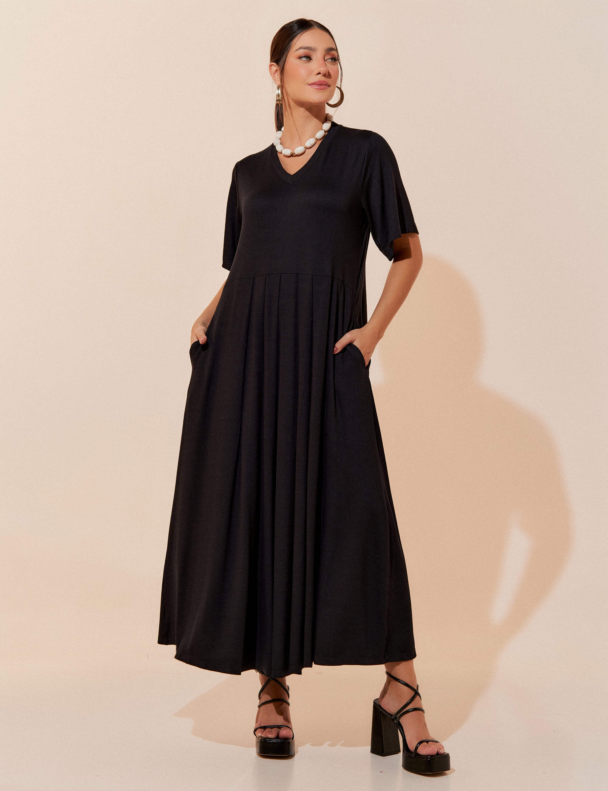 Vestido, midi, longo, amplo, manga curta, feminino, preto, malha