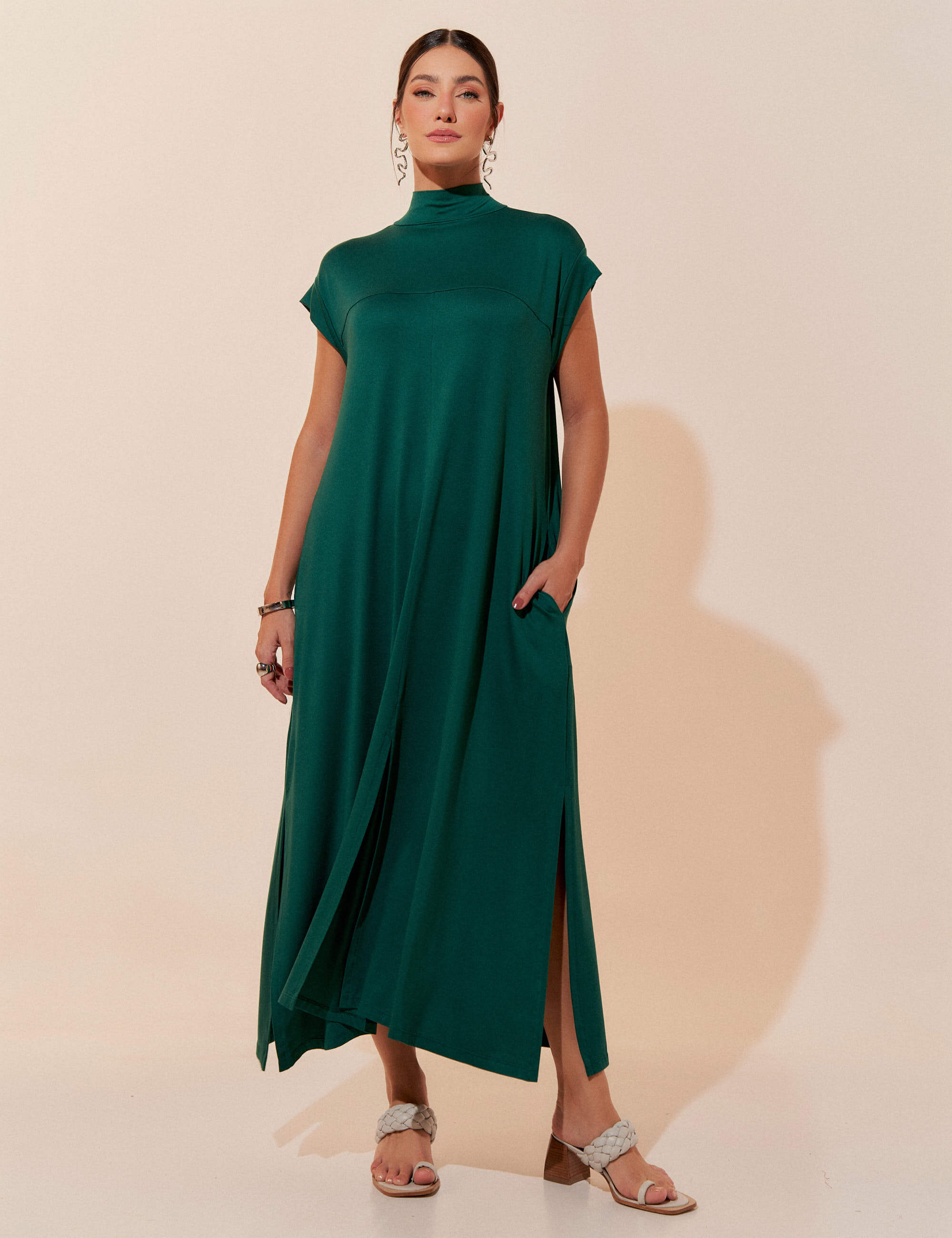 Vestido, midi, longo, amplo, manga curta, feminino, verde, básico