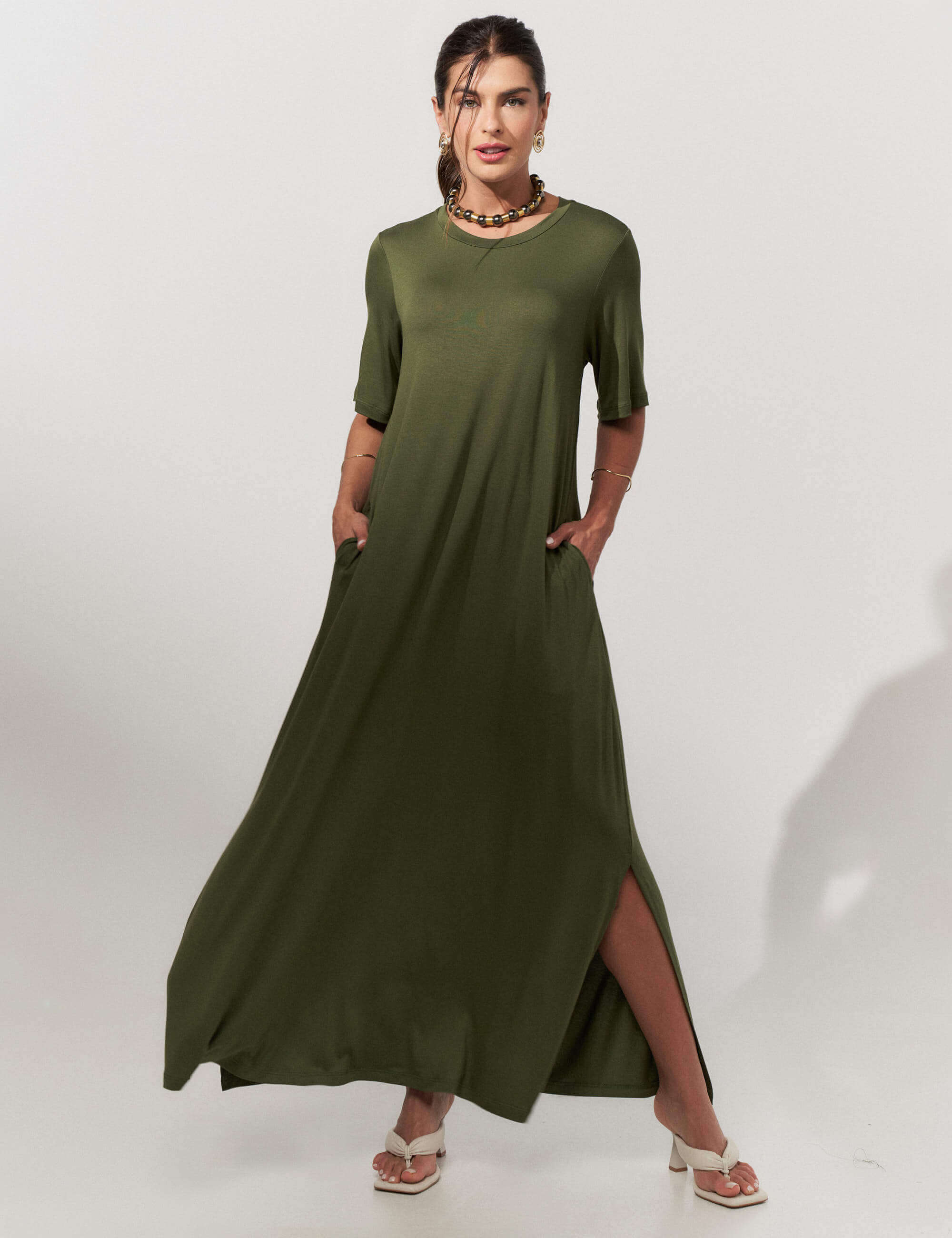 Vestido Longo Liso Feminino de Malha Manga Curta em Verde Militar
