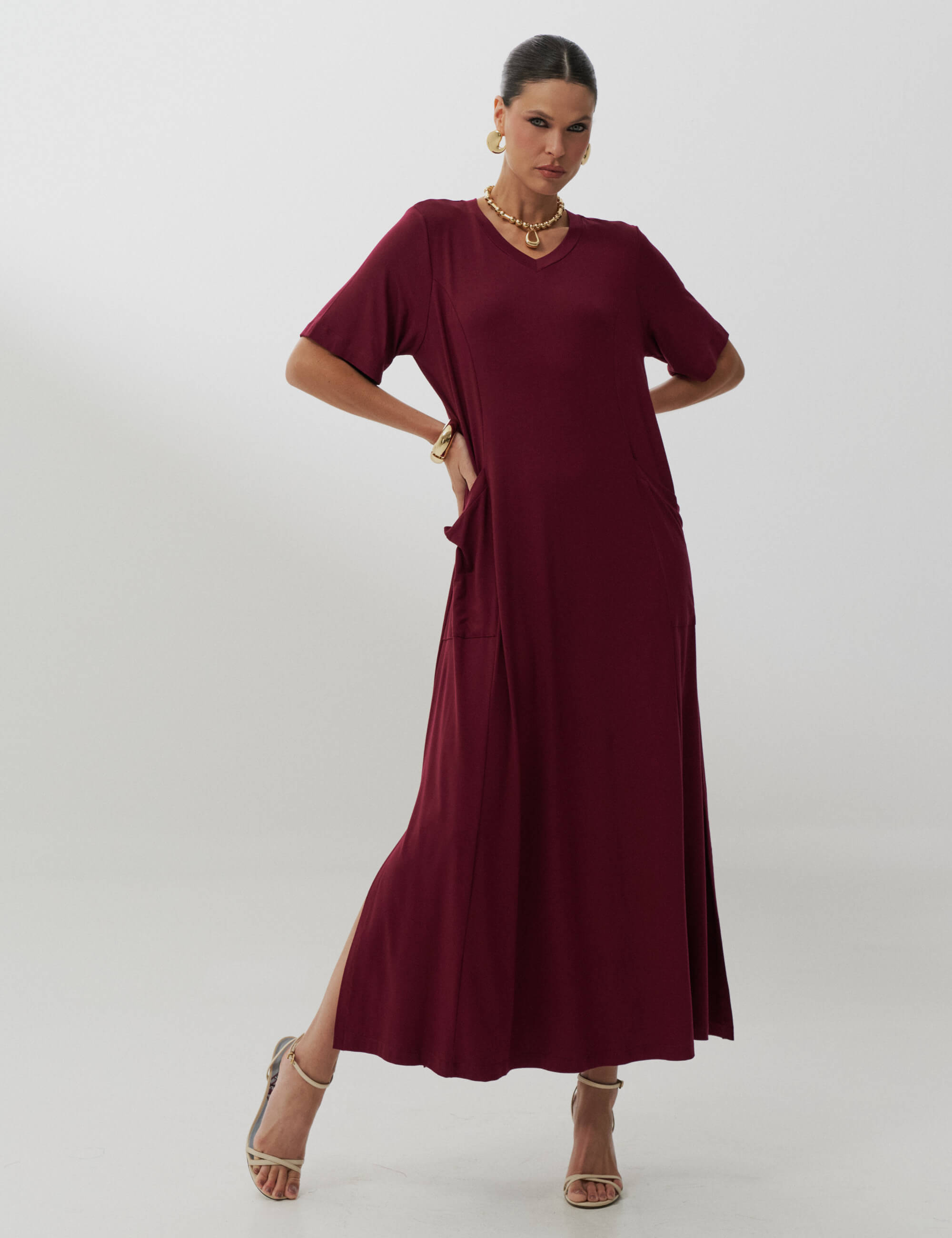 Vestido longo Vinho em Malha MVS – Elegância com Conforto e Movimento